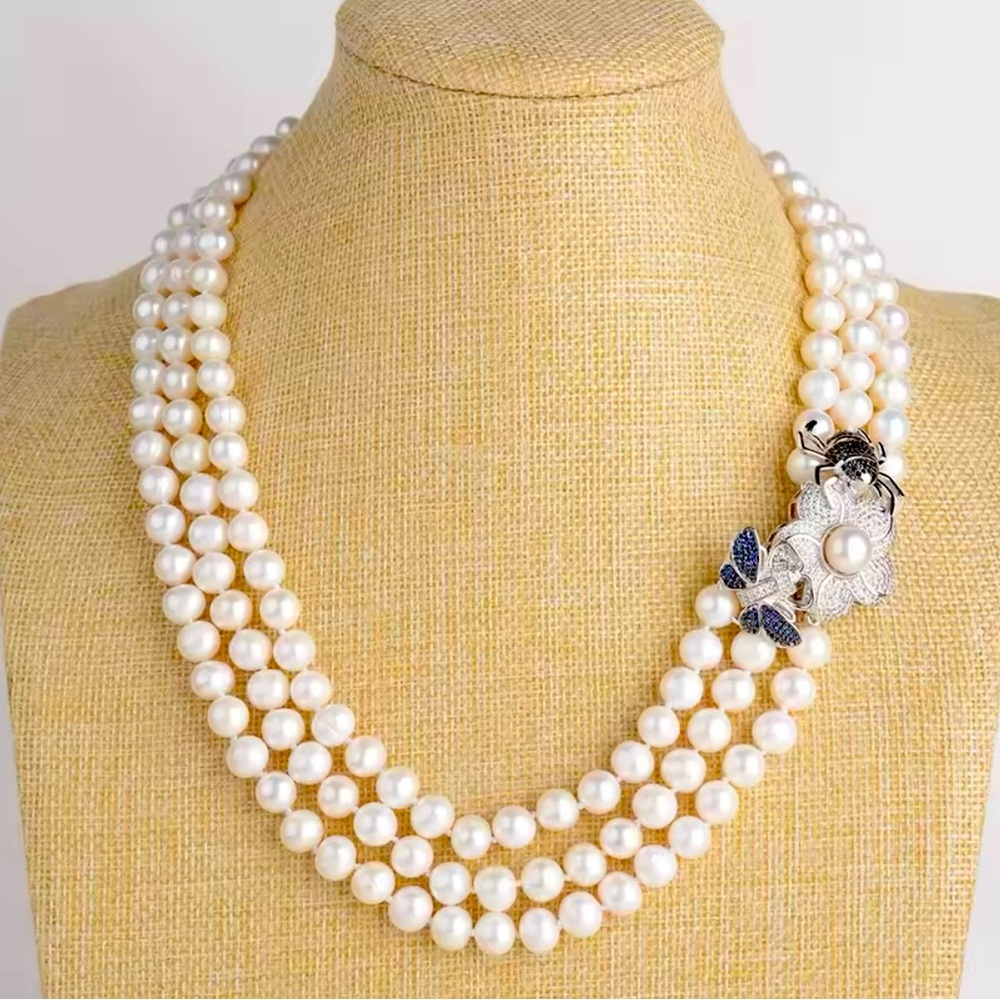 Pearl necklace